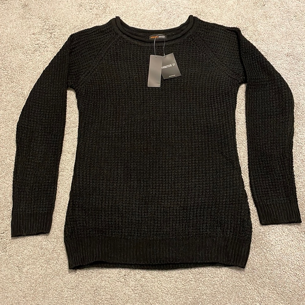 Black sweater NWT Forever 21